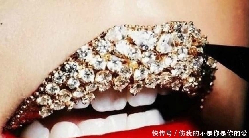 土豪 最贵的嘴唇,最贵的打火机,最贵的包包,土豪的世界我们不懂