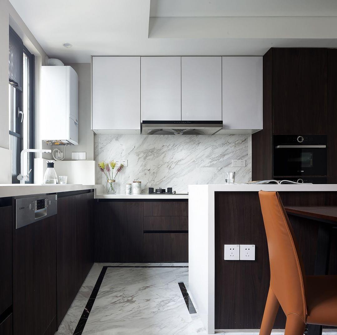 业主|沉稳的胡桃木,搭配时尚的白色高光漆,打造让两代人满意的家