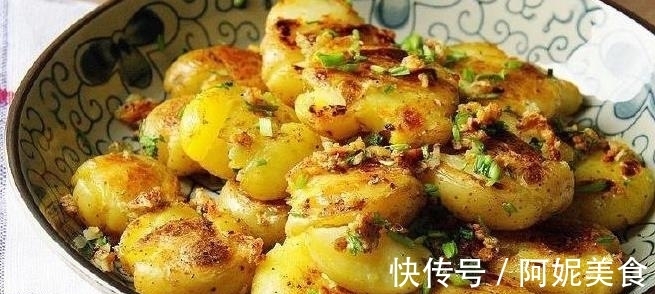 清洗干净|解锁土豆新吃法，能当主食能当菜，外焦里糯比肉还香，全家都爱吃