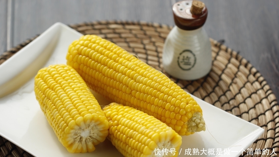 玉米面饵|廉价的自制饵料,竟是大鱼克星?“玉米面饵”的妙用很少有人知道