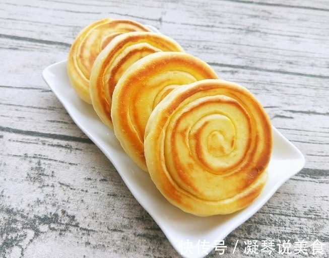 早餐学做这种饼，一碗面一碗奶，奶香十足，松软酥脆，营养又好吃