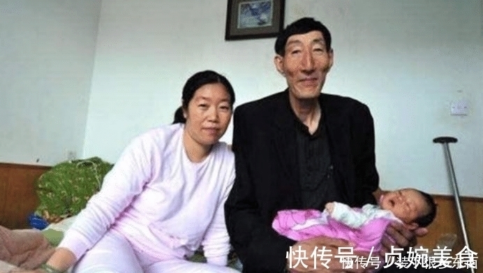 鲍喜顺|中国第一巨人鲍喜顺:不听忠告57岁生下一子,儿子现状如何?