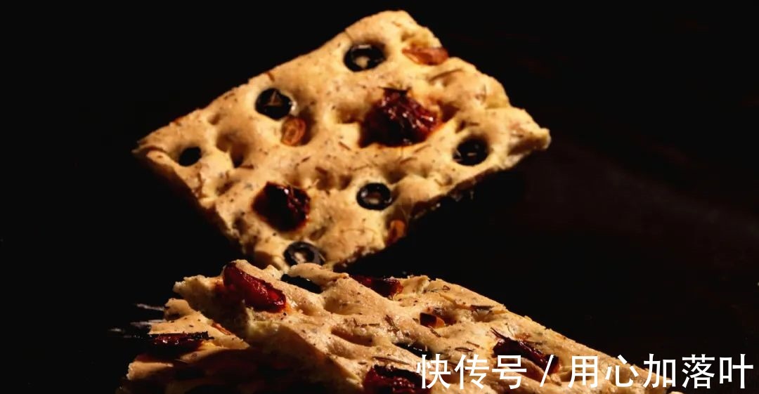 foc意大利非常流行的一种扁平面包--佛卡夏Focaccia!