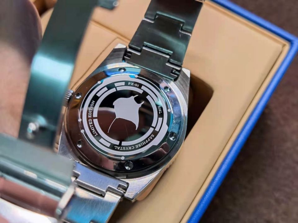 腕间的独角兽把玩那属于时光和你我的记忆PROXIMA