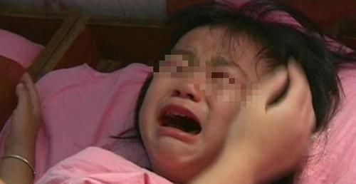 资质|女儿3岁还不会走路,宝妈抱孩子去检查,医生却低声说:报警吧