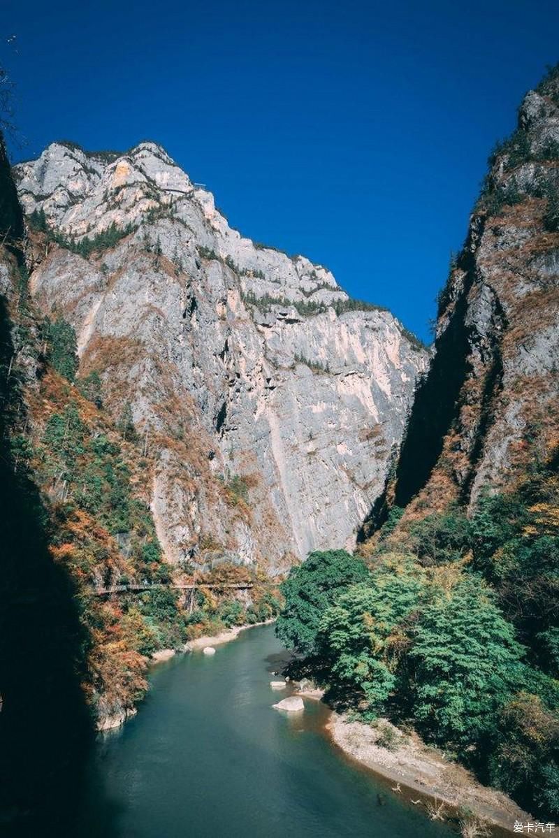 跨越雪山，寻找消失地平线上的巴拉格宗