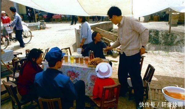 冰棍|老照片:记忆中的80年代,路边的小吃摊很干净,冰棍很便宜