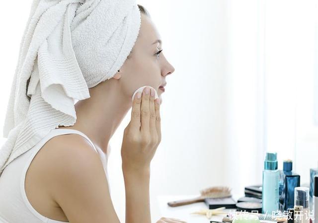 去角质|大部分人都用错!爽肤水的正确用法,有效保湿、去角质和收毛孔