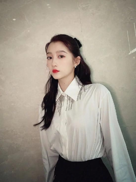 搭配|白衬衣搭配好了就是百搭神器！