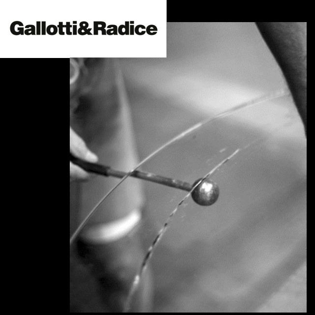 黄铜|绝了绝了!有一个这样的茶几,还会怕客厅丑?