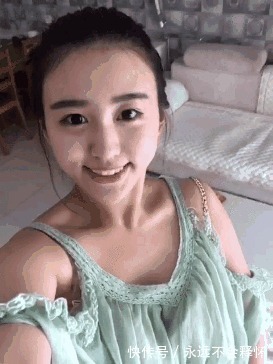 |搞笑GIF趣图:今天去相亲,对方一直玩手机,我还有戏吗?