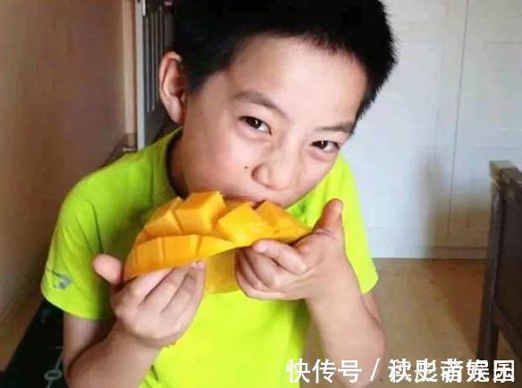 芒果|吃水果身体好?医生坦言:这几种水果少喂孩子吃,容易影响发育