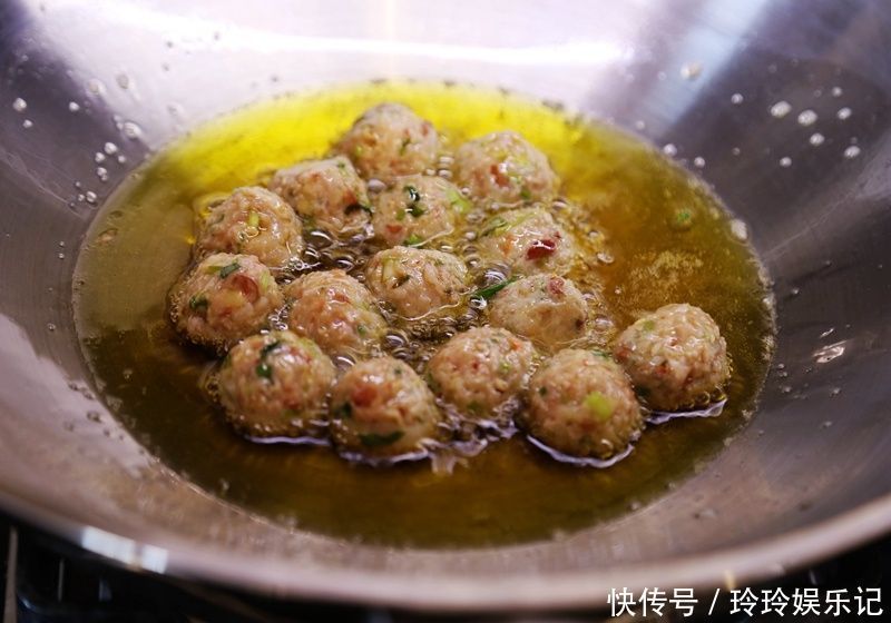 传统|白萝卜又出新做法,打破传统,私房秘制,加1物,香3倍!可炸可蒸