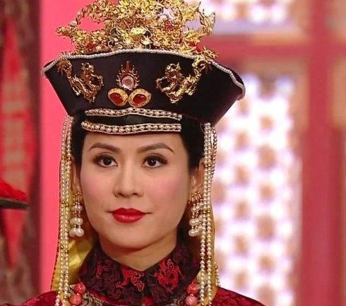 一人之下|她身为贵妃,一人之下万人之上,却因出身卑微,只做了九天的太后