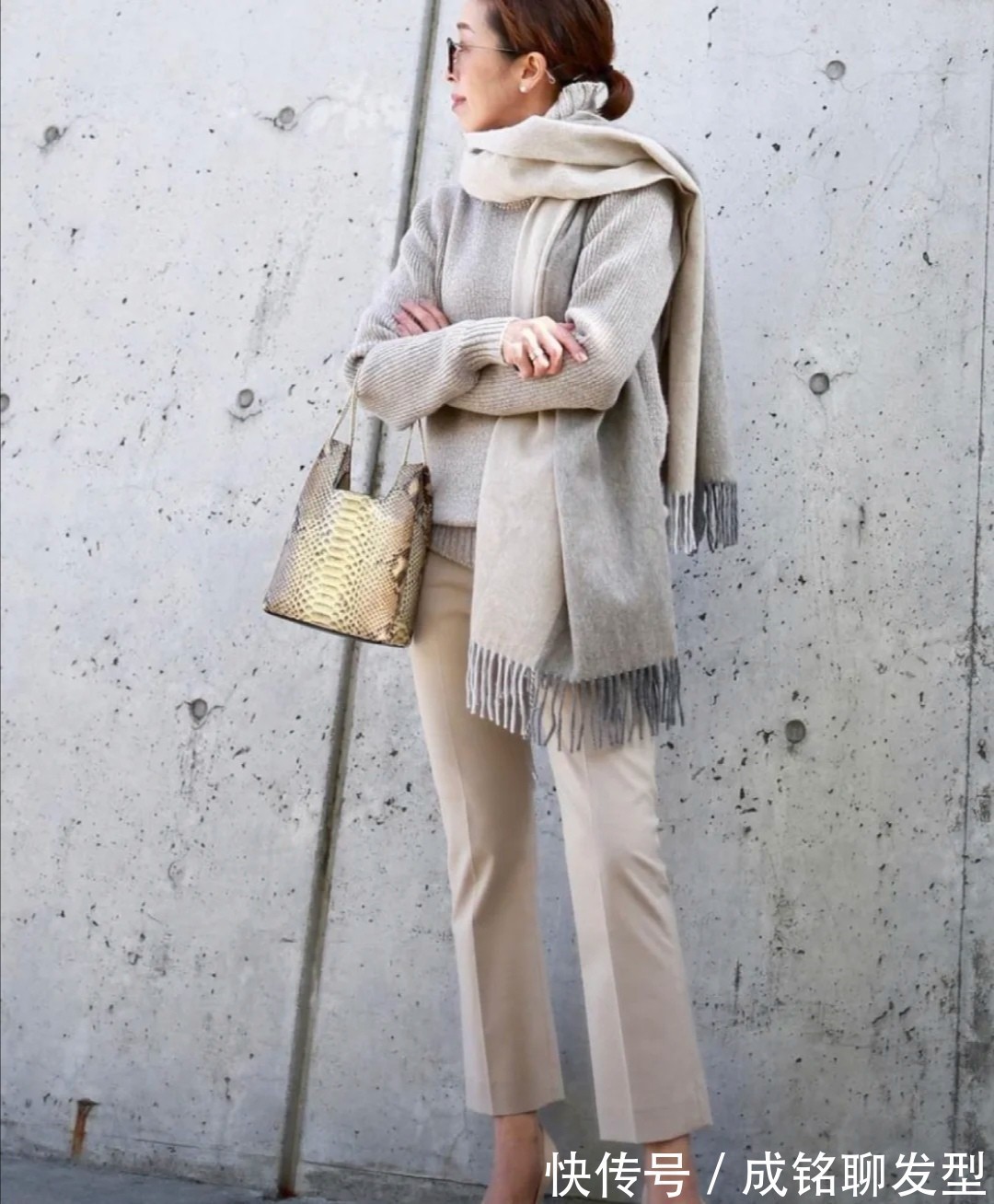 穿搭|四五十岁的女人,建议学一下这几种基础款穿搭,不掉档次又显气质
