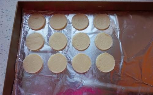 在家自制瓦片酥,咬一口酥掉渣,吃了还想吃