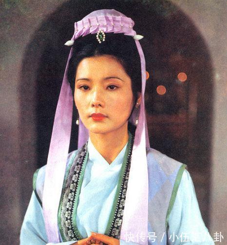 紫鹃!王熙凤抄检大观园,一句话就放过了林黛玉和紫鹃,为什么?