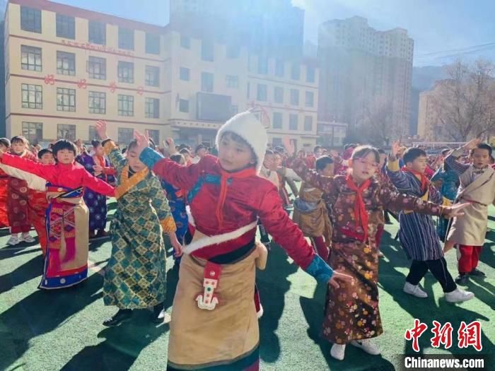 陈善雄|甘肃甘南“街舞进藏乡”助藏族学子“玩转”新兴艺术