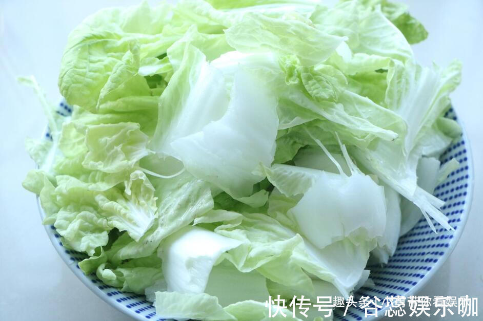 鲜嫩|白菜这样炒太下饭了,清脆爽口,鲜嫩多汁!