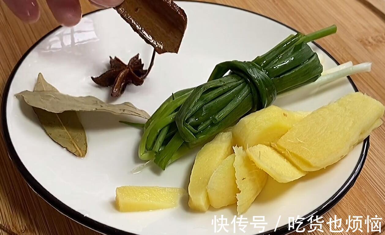 猪大肠|大厨30年卤肥肠配方，掌握关键的这一步，咬一口，汁香味浓满嘴香