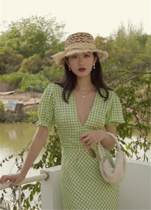 帽檐|女生最显脸大的3款帽子,我劝你别戴!按脸型选,快看你戴对了吗