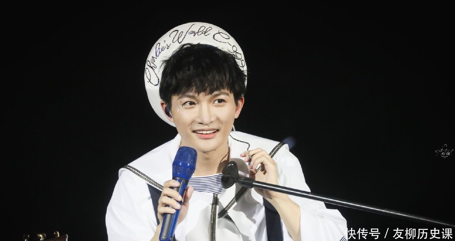 周深大火,张碧晨未婚生子:一个64强一个冠军,两人发展却相反