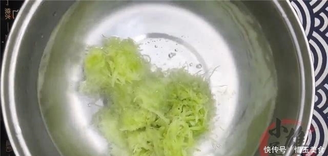 口感|美食家的素丸子:炸萝卜丸子,口感带脆,鲜香美味,一家人爱吃