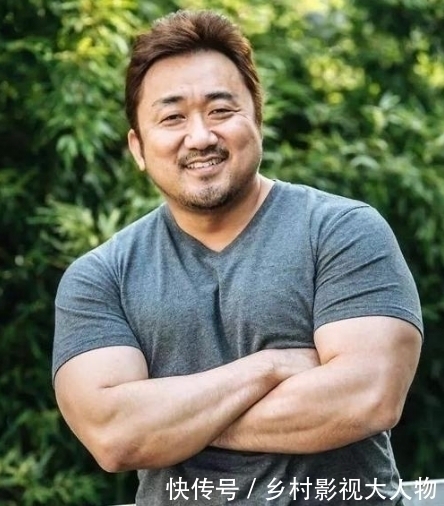 肌肉|曾火遍全网的“健身教练”,嫁给49岁肌肉大叔,上演美女与野兽