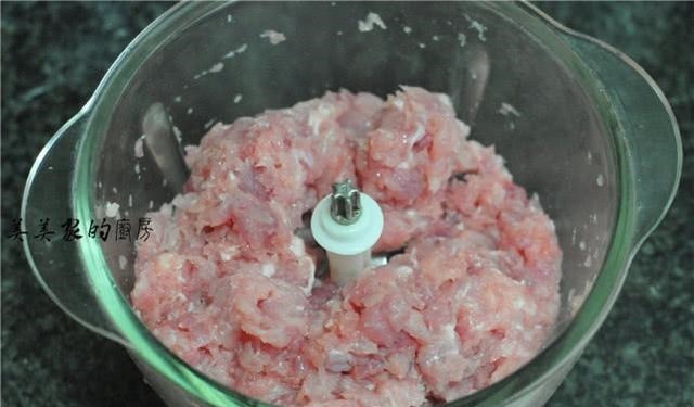 儿子三天两头要吃此早餐，平底锅一烙10分钟就上桌，解馋还顶饱