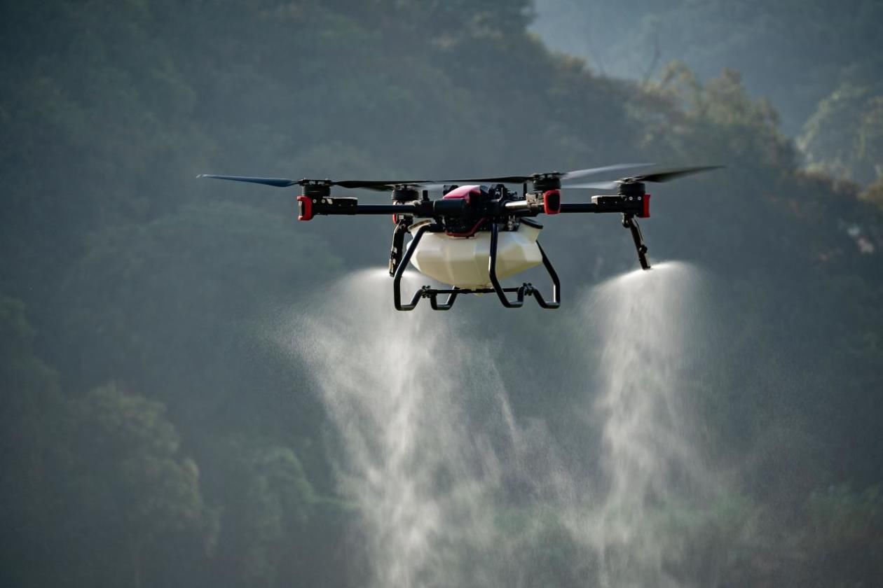 农田|极飞发布两款2022款农业无人机，还有首款垂起固定翼
