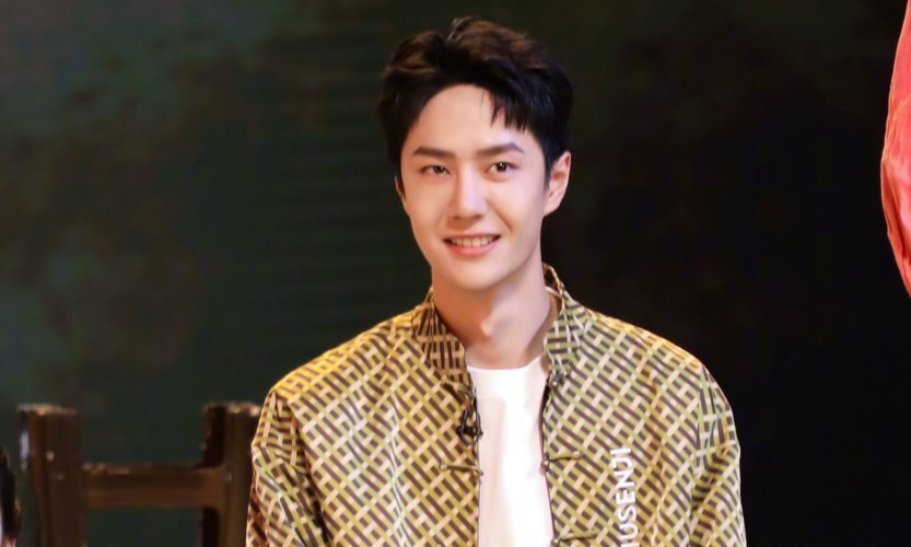 王一博与品牌老总视频,隔空飙戏毫无破绽,手动滑屏暴露一切