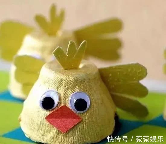 当妈妈“被迫”学会各种手工后,她就连蛋托都不放过了