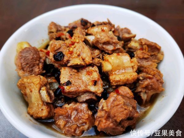 豆豉辣椒|懒人最爱的豆豉辣椒蒸中排来啦!简单又好吃