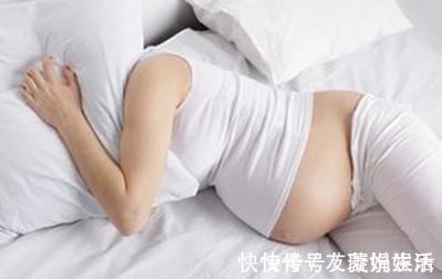 见红|身怀五个月孕妇下身”见红“误以流产,急忙到医院却让医生憋着笑