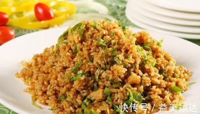 好吃|家里有剩米饭,别再做蛋炒饭,试试此做法,米饭粒粒分明,特好吃
