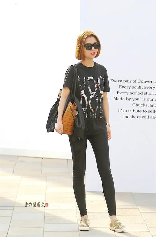 街拍：穿出轻盈之美的打底裤美女