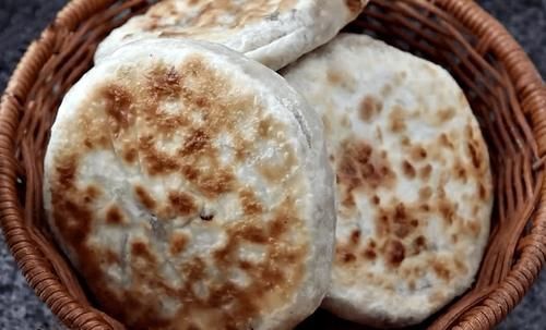 冬天,全家迷上这面食,隔三差五吃一回,皮薄馅多,比包子还好吃