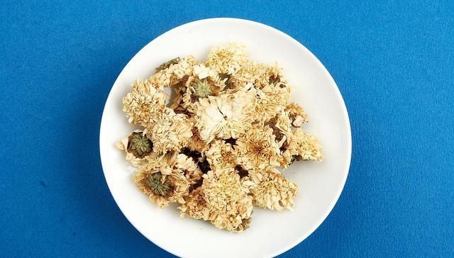 身体|枸杞和它“天生一对”,泡水喝,给肝肾“冲个澡”,气色也变好了