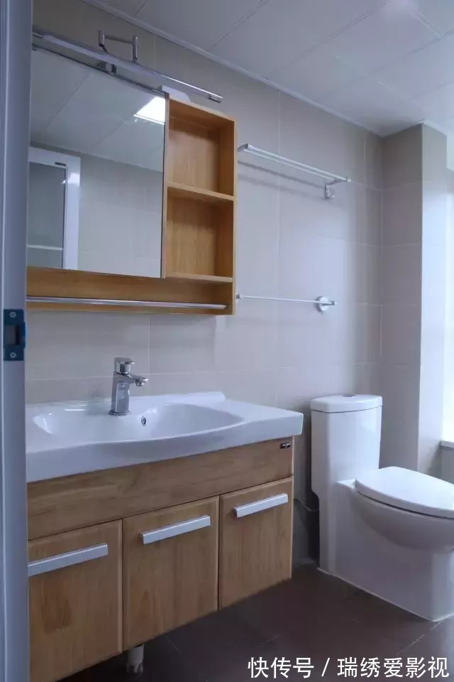 吊顶|越简单越耐看，看她家新房全屋刮大白，不吊顶不做电视墙！