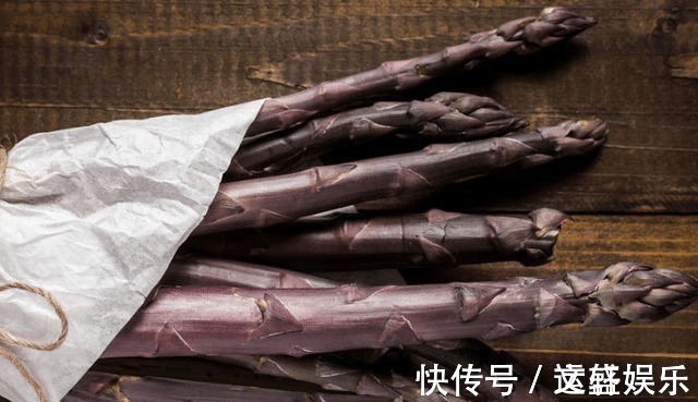 青苹果|45岁后的女人不要太节俭,常吃八种食物,加一运动补充雌激素