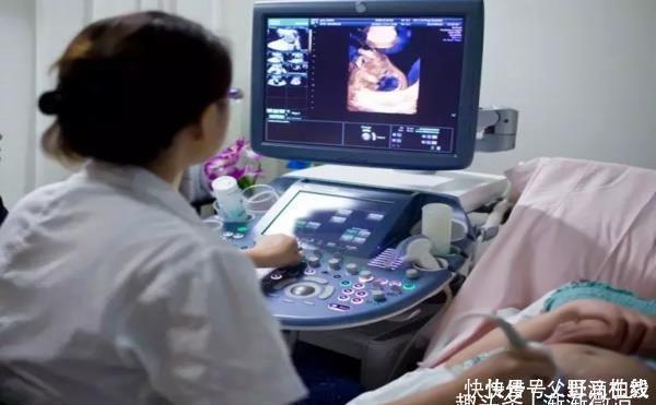 产妇|“医生,能别用产钳吗”,产妇忍痛换跪姿分娩,为母则刚是大爱