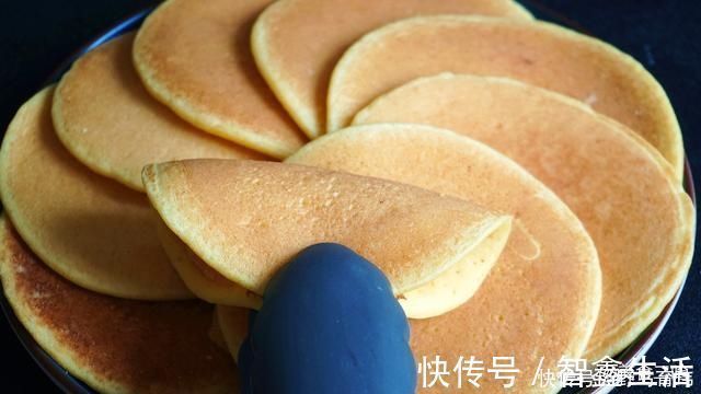 粗粮小饼真好吃，80岁的老奶奶也能咬得动，松软好消化，做起来