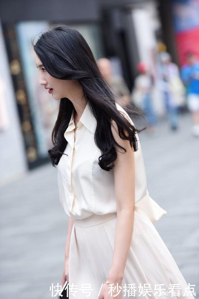 出尘|气质女性的职业装,简单又有魅力,好似“仙女”般出尘!