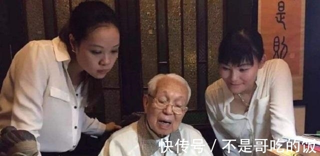 中国传统文化|李嘉诚的专属“风水师”，靠7个字收李嘉诚200万，究竟有何本事？