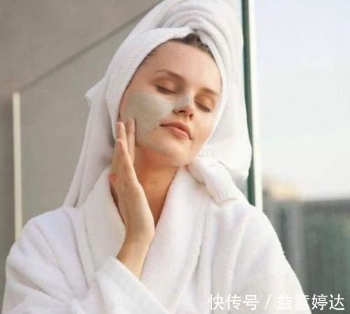 皮肤|洗澡后,啥时候抹“身体乳”效果好?很多人都做错了,难怪皮肤干