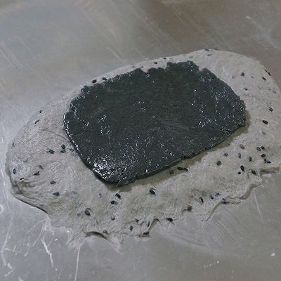 黑芝麻奶酥面包