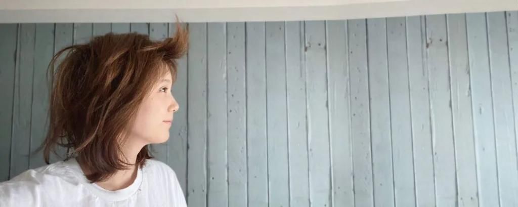 冬天头发干枯毛躁怎么办？这6个小技巧，让头发蓬松有质感