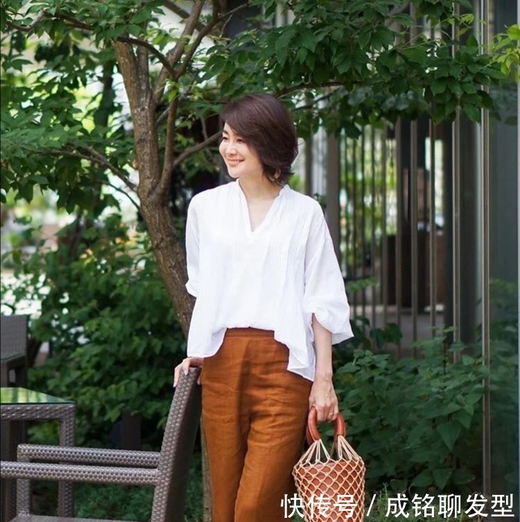 减龄|秋装搭配怎么减龄？瞧瞧这些50+日本主妇的搭配，赢在高级又大气