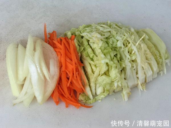 适量|鸡蛋别再煎着吃啦,教你一个新吃法,美味解饱,比摊鸡蛋好吃百倍