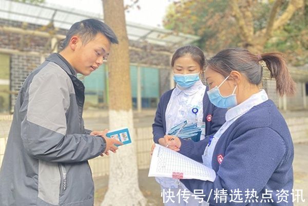 遵义职业技术学院|遵义医科大学附属医院开展“世界艾滋病日”宣传教育活动